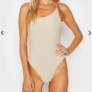 Frankie’s bikini Eliza one piece in latte